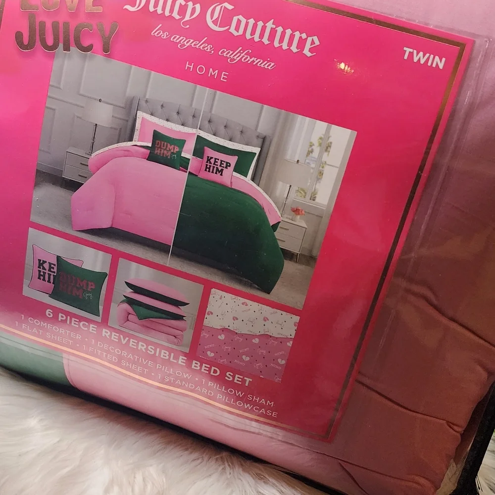 Juicy Coulture 6 PIECE REVERSIBLE BED SET